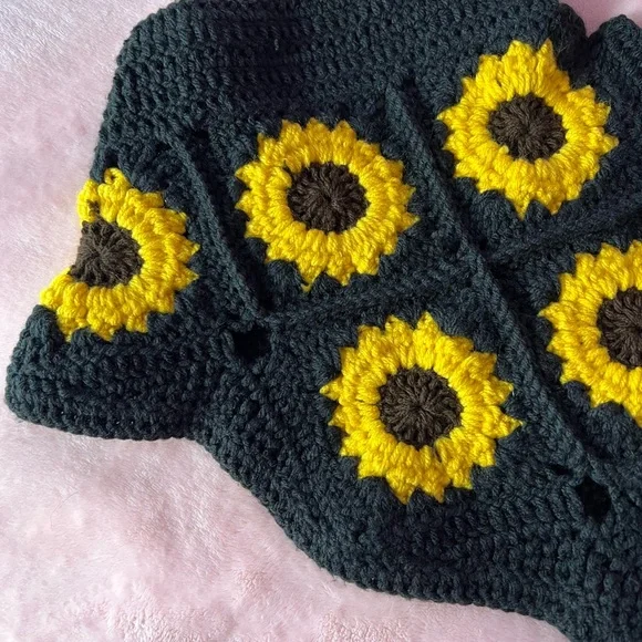 Handmade crochet sunflower halter top - Picture 6 of 7